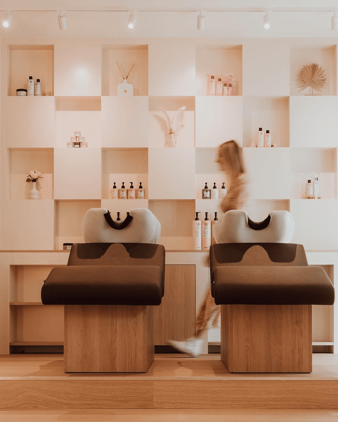 2-A-Hairartist_Shana--jj_maes-(1).png