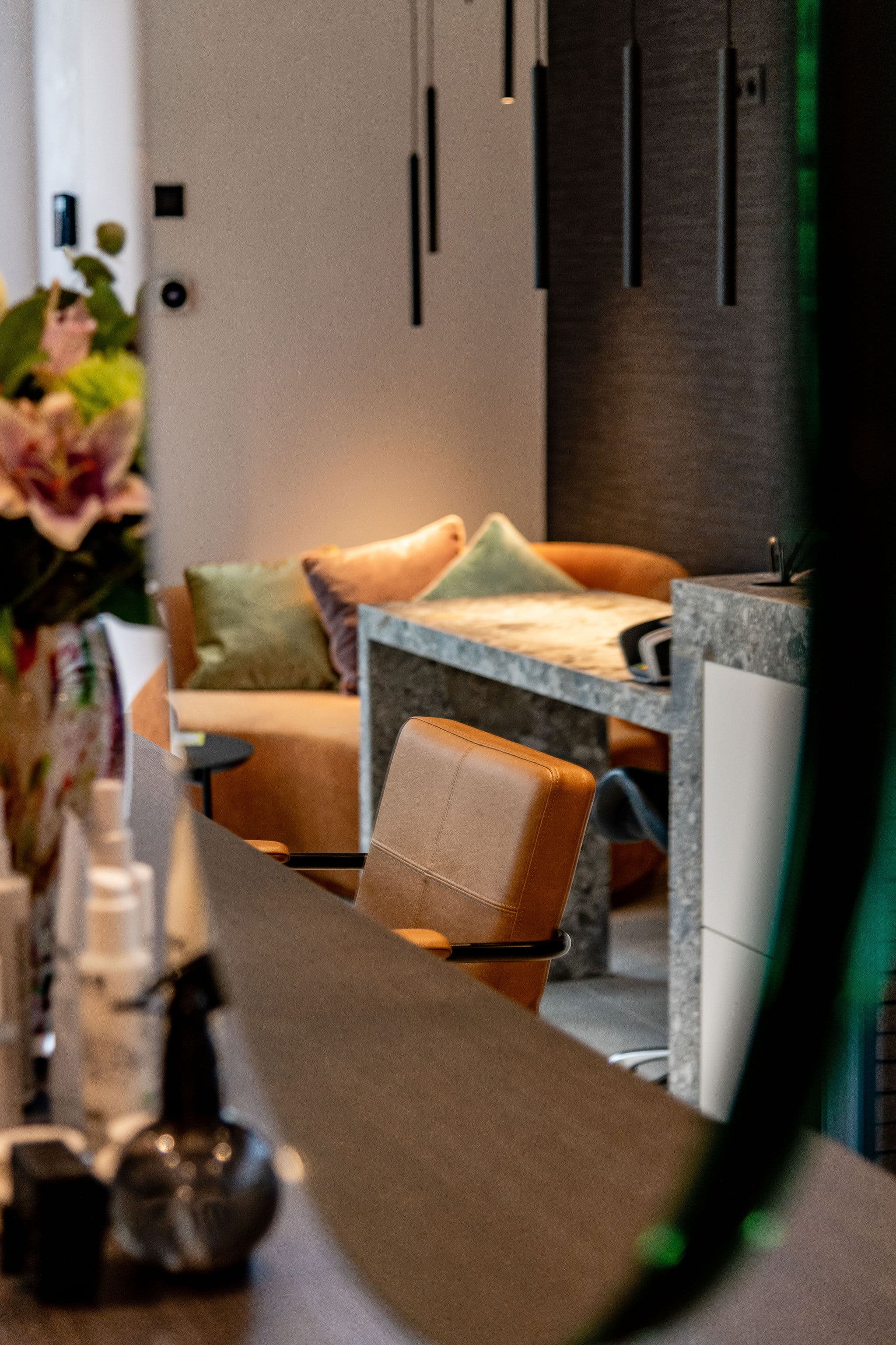 JJMAESSALON46-23.jpg